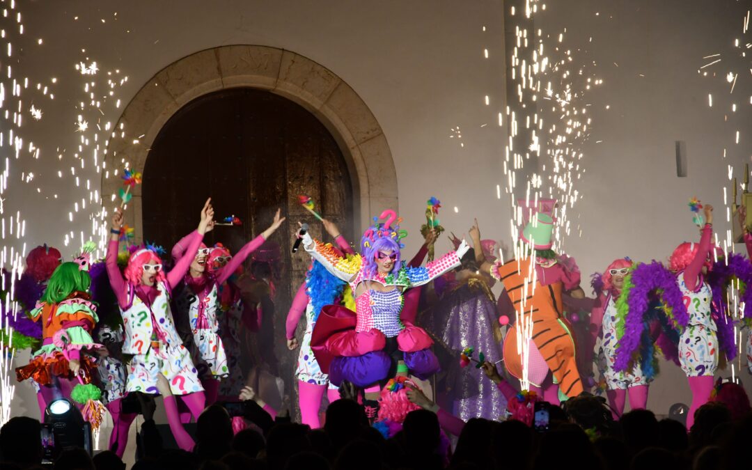 La Reina Cansina Fardo es corona com a Reina del Carnaval de Sitges